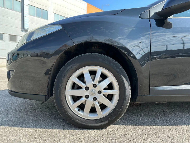 Renault Fluence 1.6i ГАЗ/Бензин, снимка 8 - Автомобили и джипове - 49259750