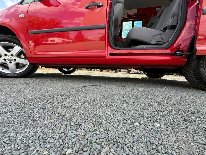 VW Caddy Life 1.6 102, снимка 9 - Автомобили и джипове - 51920091