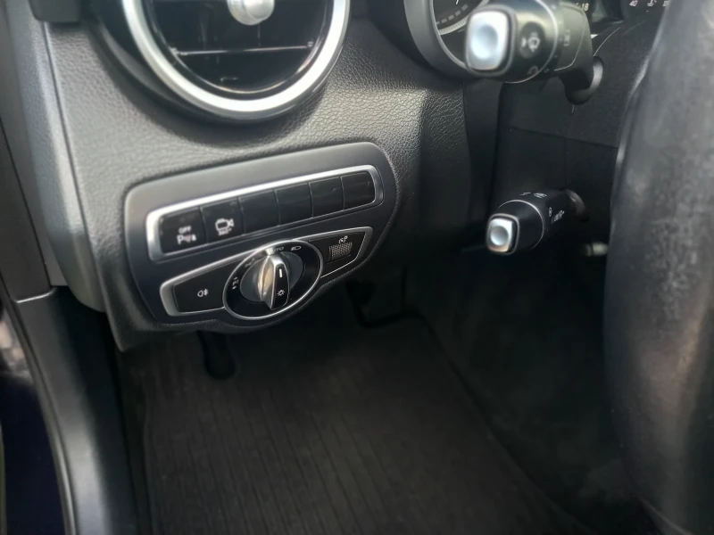 Mercedes-Benz C 220 2.2d KAMERA 360* AMG, снимка 10 - Автомобили и джипове - 52110354