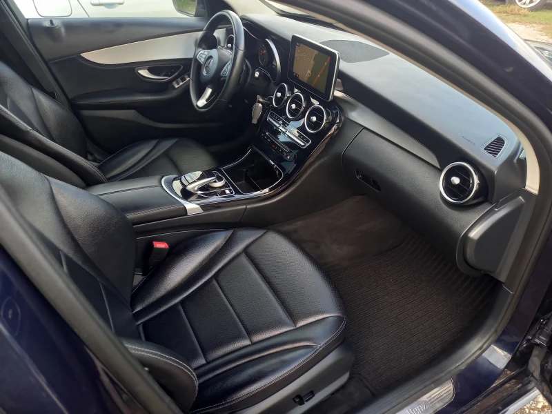 Mercedes-Benz C 220 2.2d KAMERA 360* AMG, снимка 9 - Автомобили и джипове - 52110354