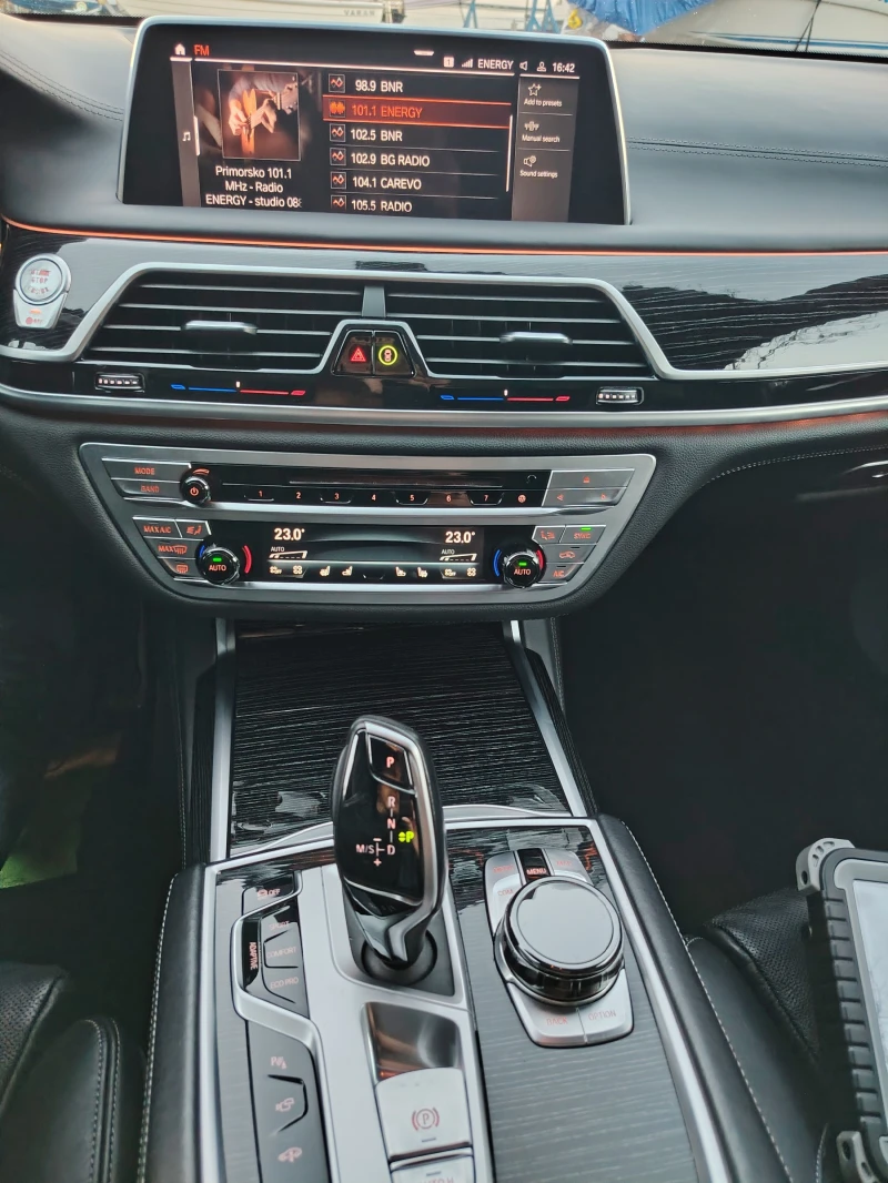 BMW 750 I L X-drive , снимка 12 - Автомобили и джипове - 52616157