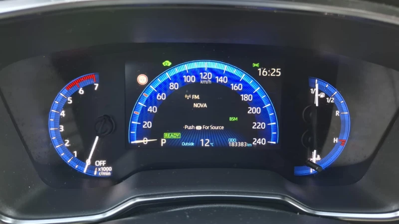 Suzuki Swace 1.8 HYBRID, снимка 9 - Автомобили и джипове - 52826362