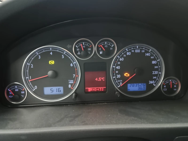 VW Sharan 1.8Т, снимка 13 - Автомобили и джипове - 53055664