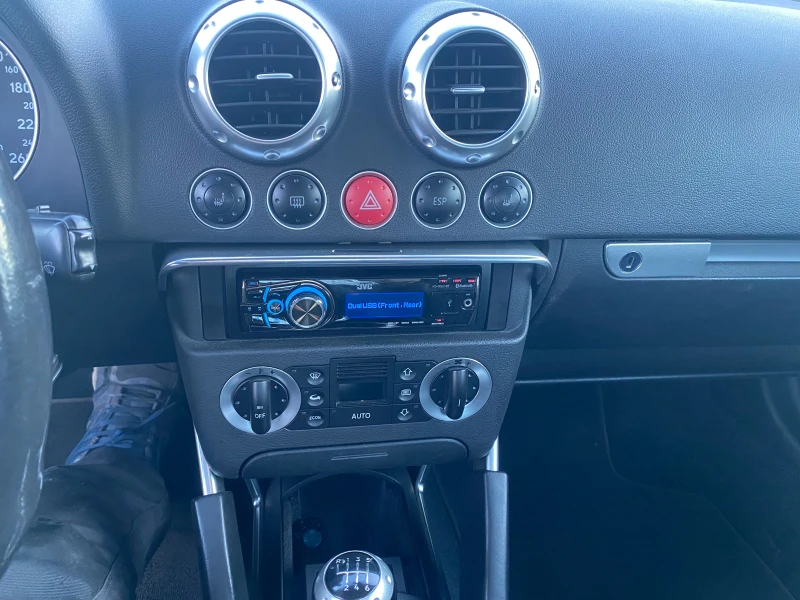 Audi Tt 1.8t /Quattro/, снимка 8 - Автомобили и джипове - 53147390