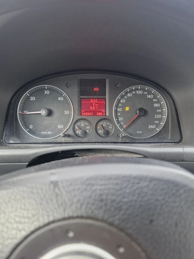 VW Touran 1.9 TDI , снимка 6 - Автомобили и джипове - 53285905