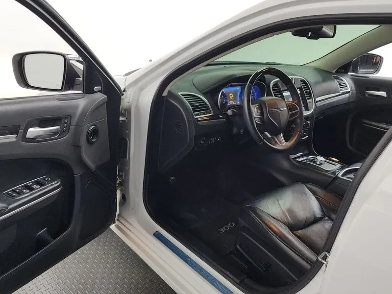 Chrysler 300c 3.6, снимка 10 - Автомобили и джипове - 55351685