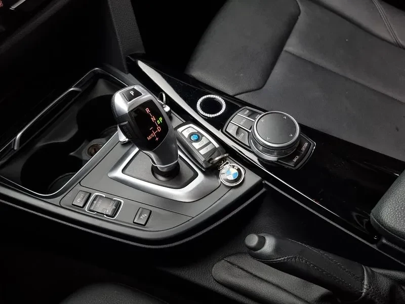 BMW 320 D, снимка 9 - Автомобили и джипове - 56699518