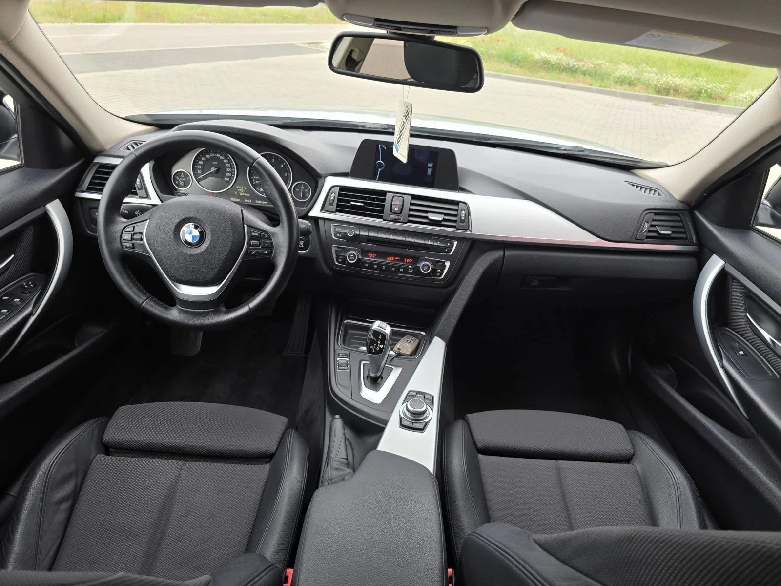 BMW 320 2.0D/AVTOMAT-8ZF/M-PACKET/MODERN - изображение 10