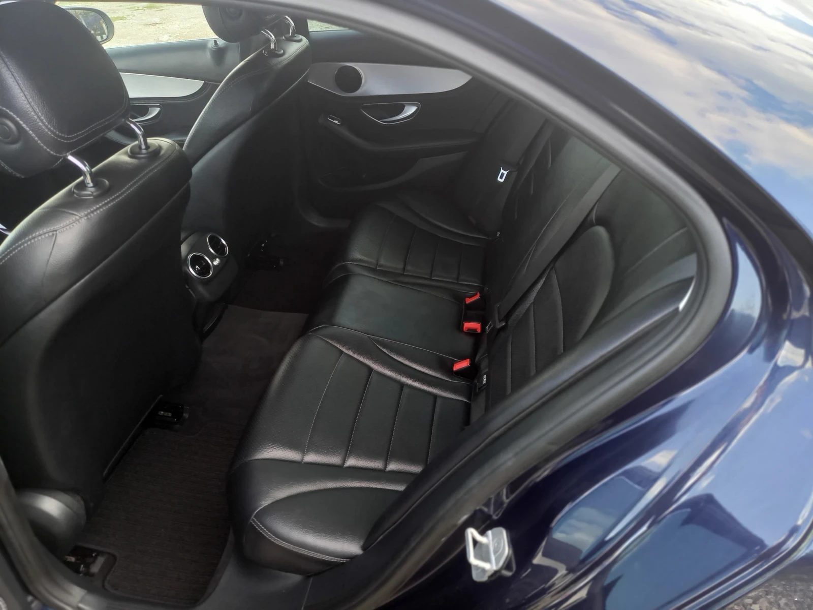 Mercedes-Benz C 220 2.2d KAMERA 360* AMG | Mobile.bg — изображение 11