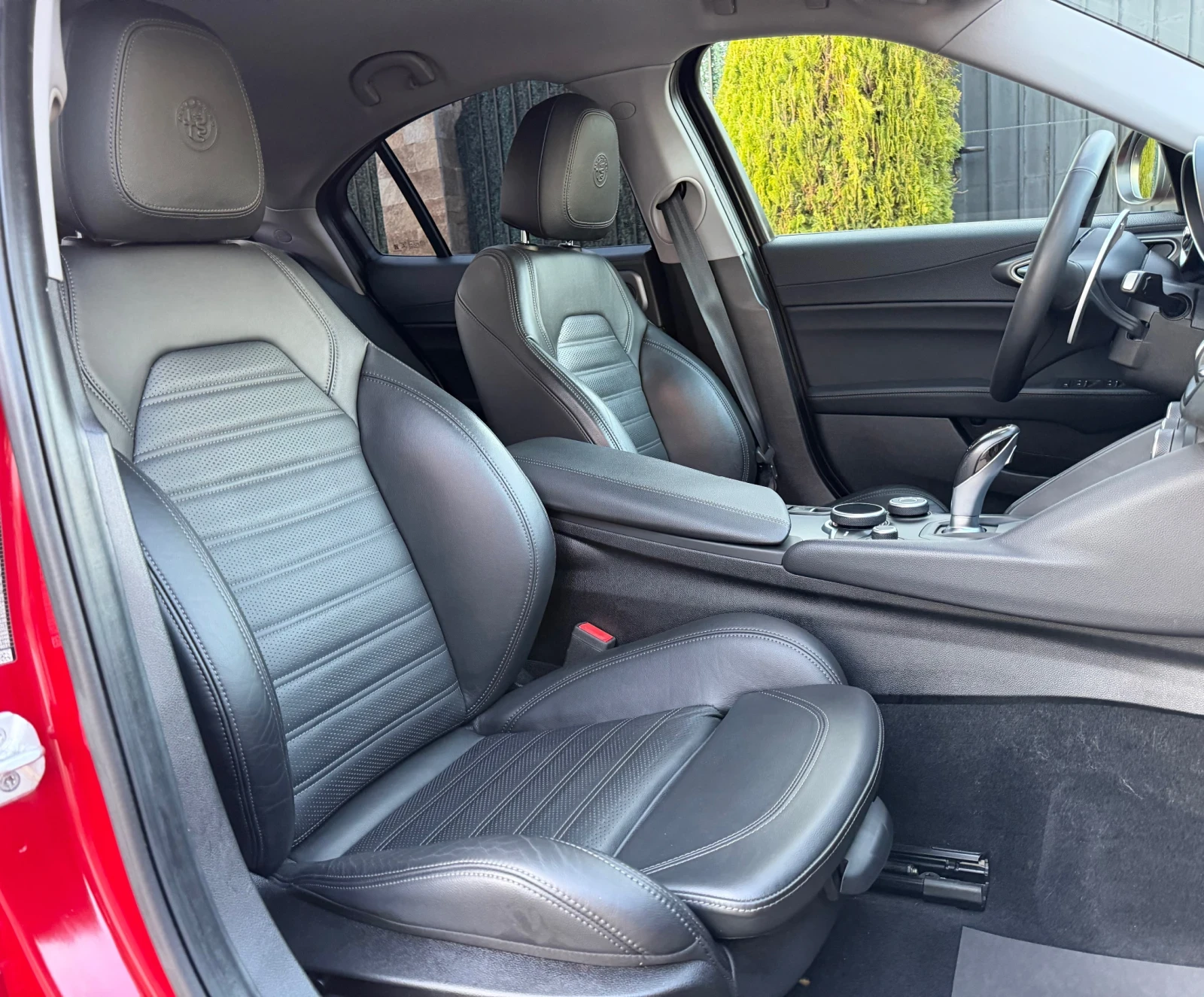 Alfa Romeo Giulia VELOCE Q4 Внос Швейцария, снимка 12 - Автомобили и джипове - 53772572