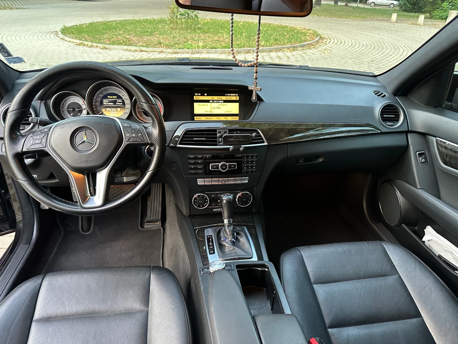 Mercedes-Benz C 250 CDI 4Matic AMG Line, снимка 10 - Автомобили и джипове - 53835975