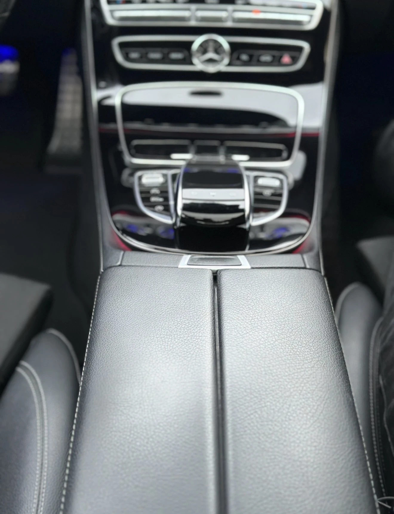 Mercedes-Benz E 220 AMG Line, WIDESCREEN, снимка 17 - Автомобили и джипове - 54221425