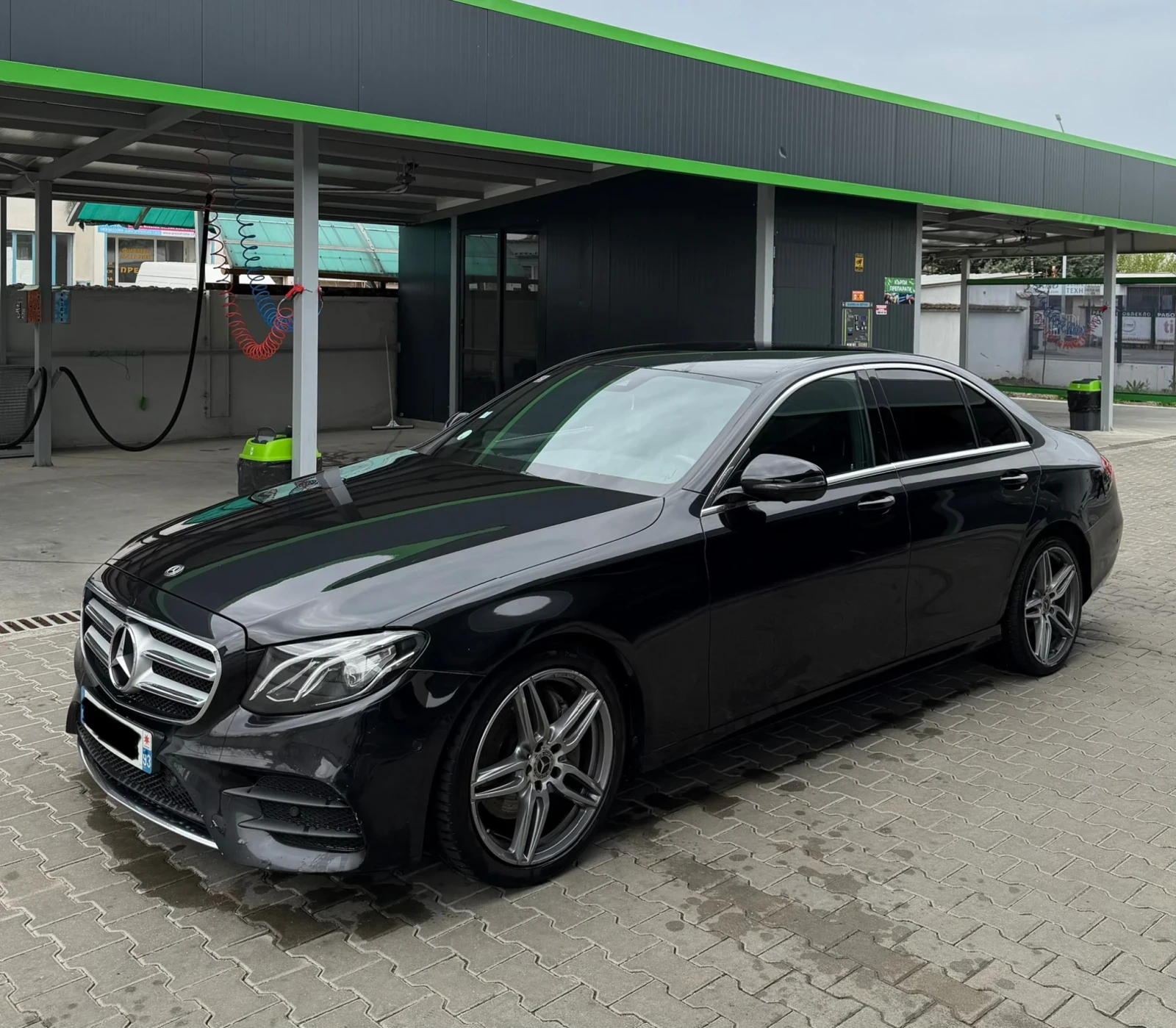 Mercedes-Benz E 220 AMG Line, WIDESCREEN, снимка 4 - Автомобили и джипове - 54221425