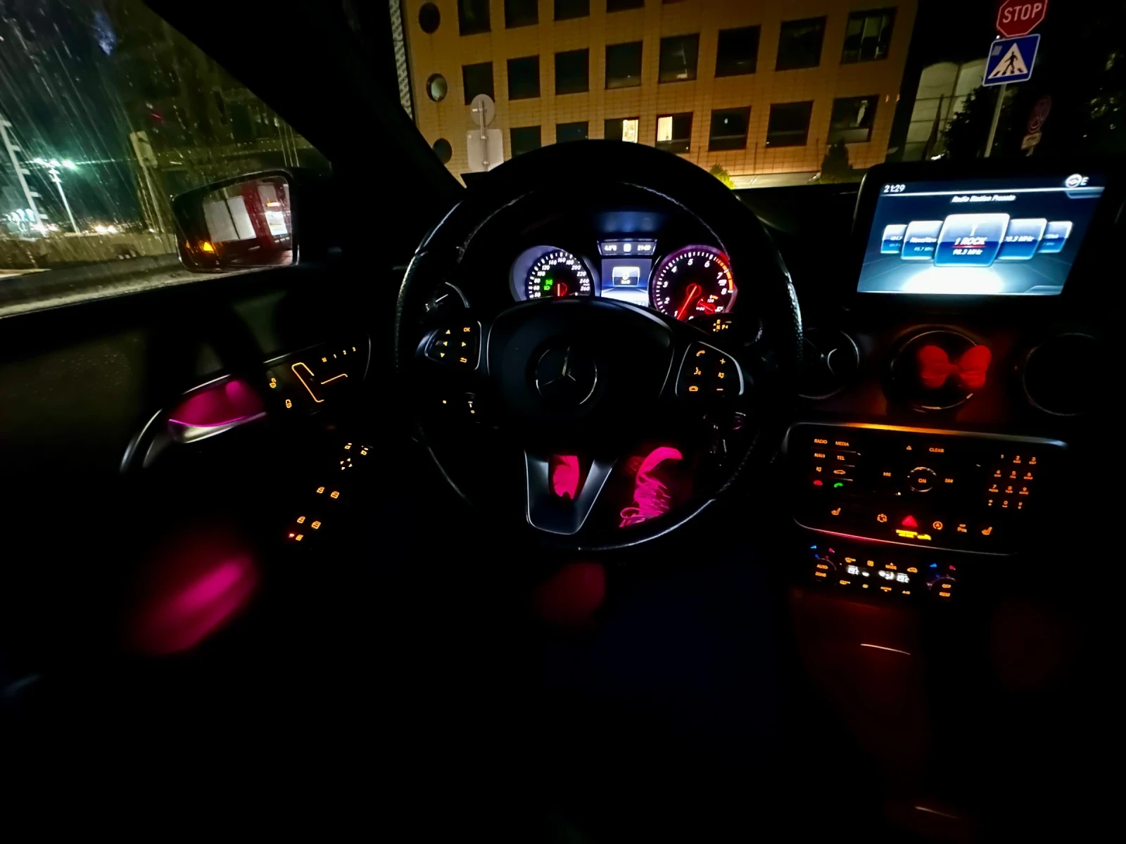 Mercedes-Benz CLA 250 4MATIC Лилав GT FACE 115км Панорама ПЕРФЕКТЕН, снимка 4 - Автомобили и джипове - 54392968