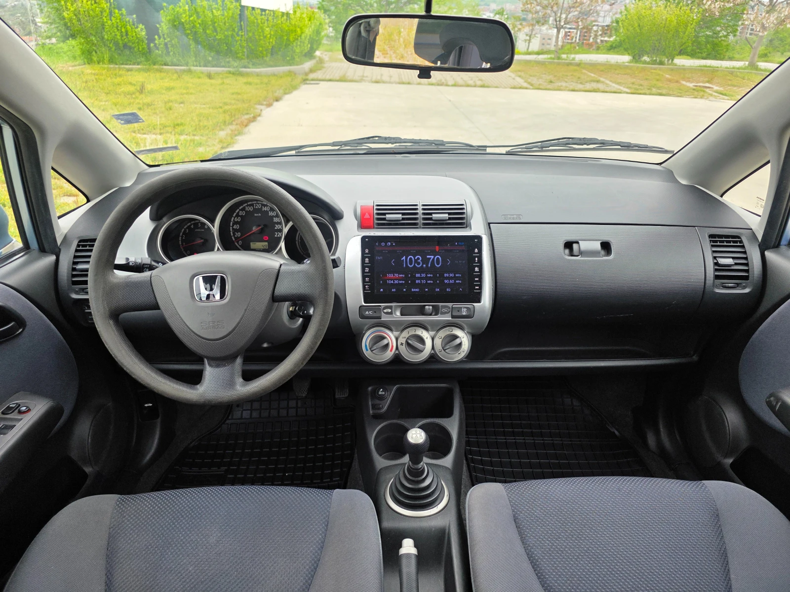 Honda Jazz 1.2i Климатик, снимка 8 - Автомобили и джипове - 54476248