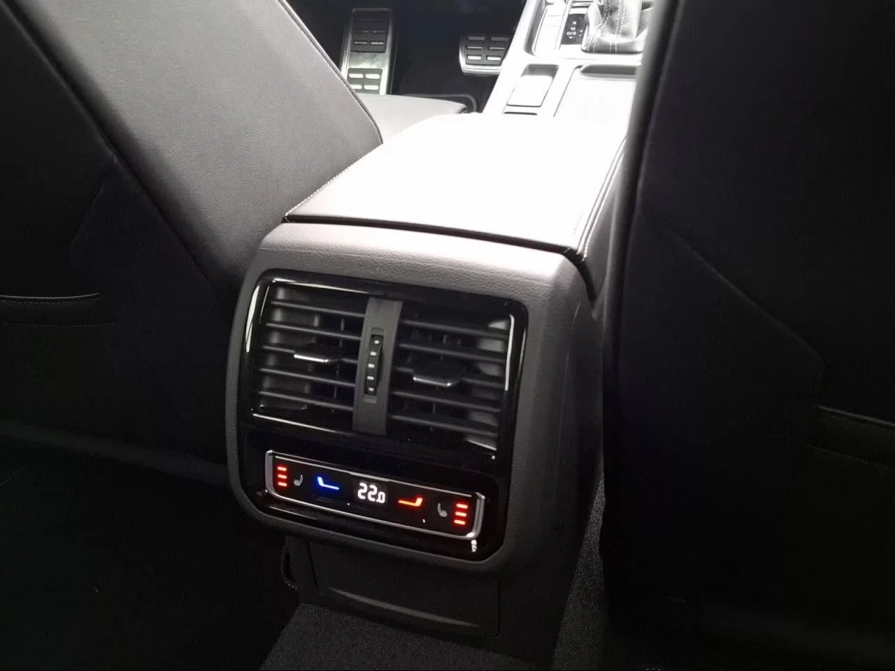 VW Arteon 2.0 TDI 4-MOTION SHOOTING BRAKE | Mobile.bg � ����������� 12