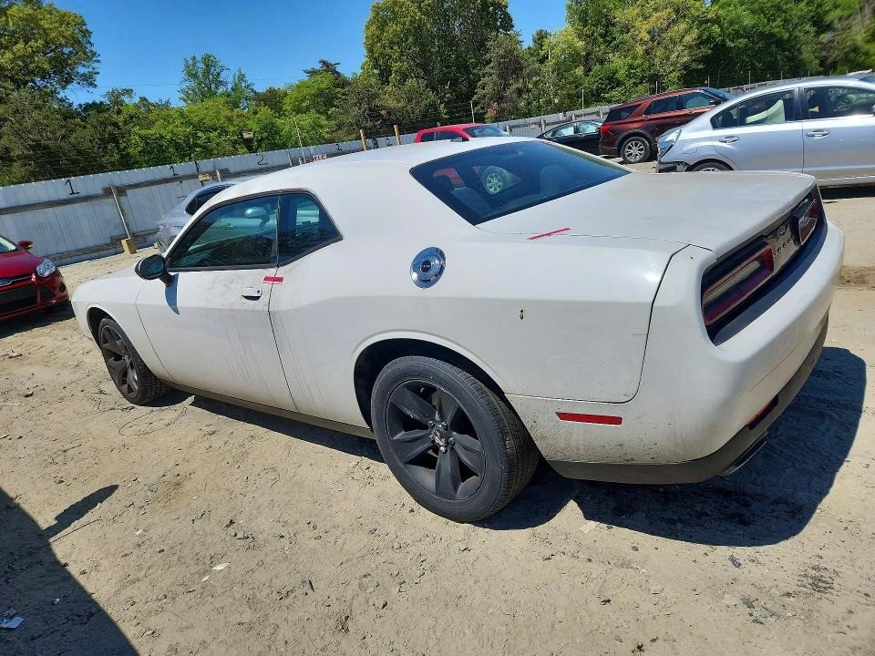Dodge Challenger, снимка 2 - Автомобили и джипове - 54657457