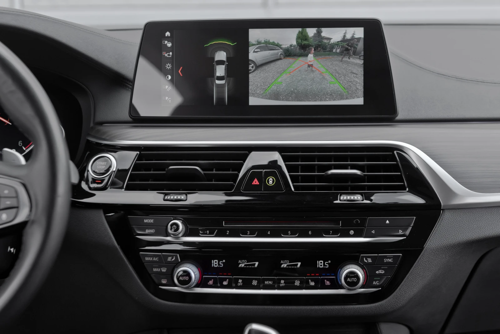 BMW 520 FULL* Luxury Line* Head-Up Display* Лизинг, снимка 15 - Автомобили и джипове - 55034356