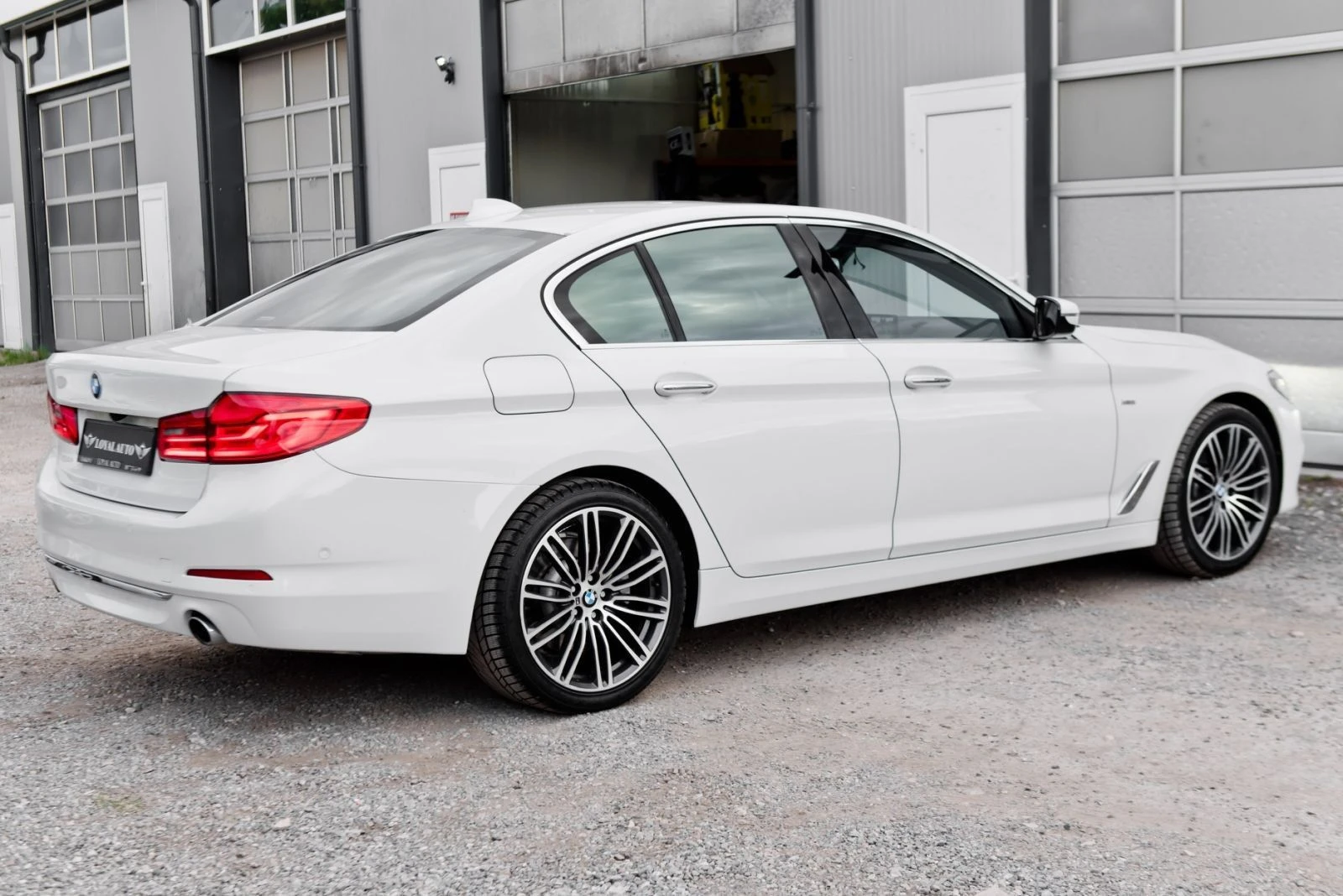 BMW 520 FULL* Luxury Line* Head-Up Display* Лизинг, снимка 7 - Автомобили и джипове - 55034356