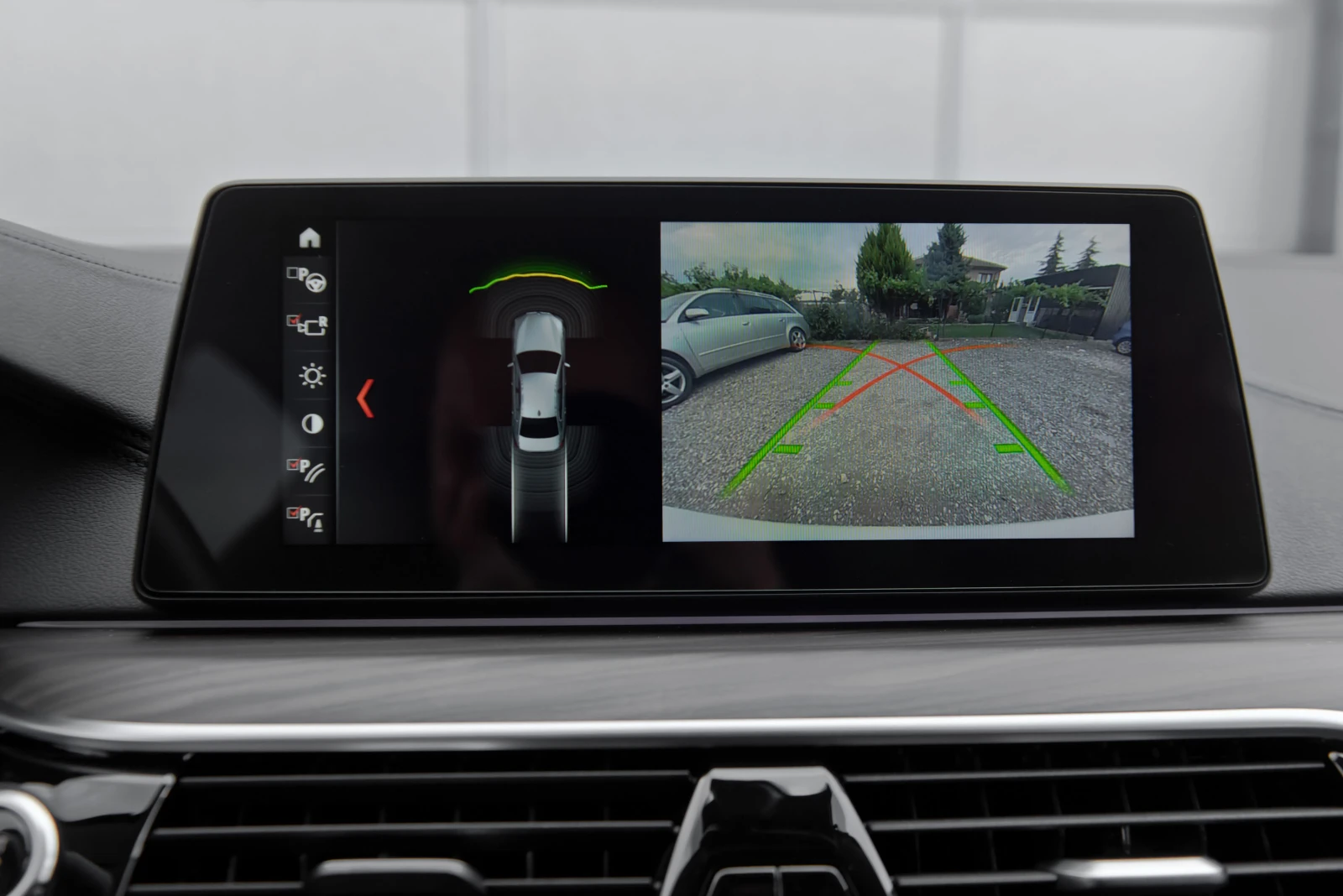 BMW 520 FULL* Luxury Line* Head-Up Display* Лизинг, снимка 13 - Автомобили и джипове - 55034356