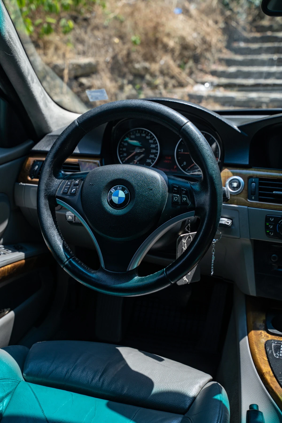 BMW 320, снимка 15 - Автомобили и джипове - 55211279