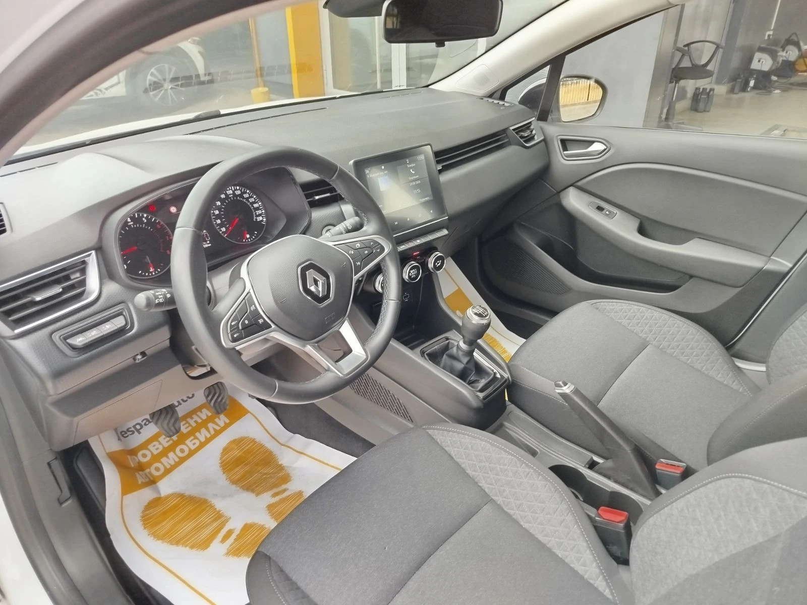Renault Clio 1.0 TCe/ 91 к.с., снимка 10 - Автомобили и джипове - 55787363