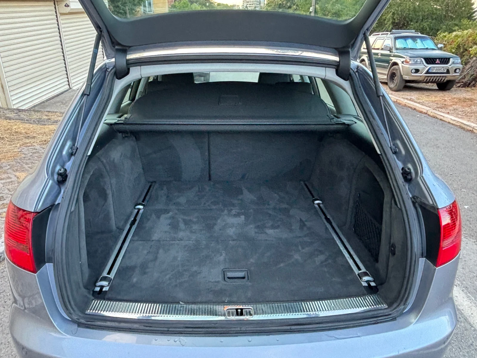 Audi A6 2.0ТДИ Автоматик, снимка 13 - Автомобили и джипове - 55838277