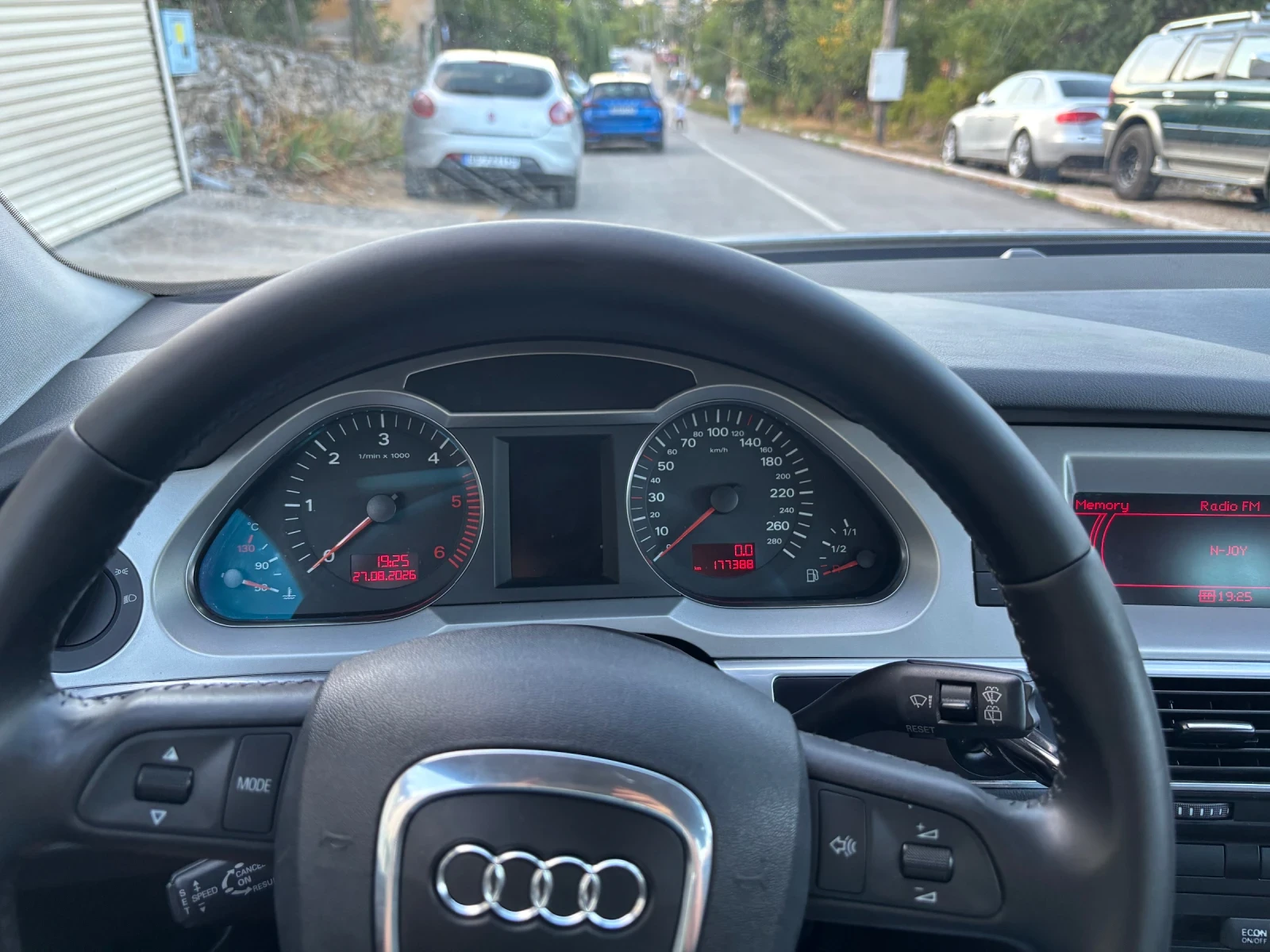 Audi A6 2.0ТДИ Автоматик, снимка 11 - Автомобили и джипове - 55838277