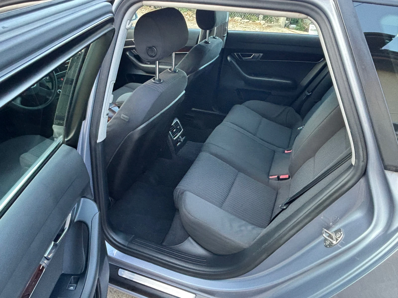 Audi A6 2.0ТДИ Автоматик, снимка 9 - Автомобили и джипове - 55838277