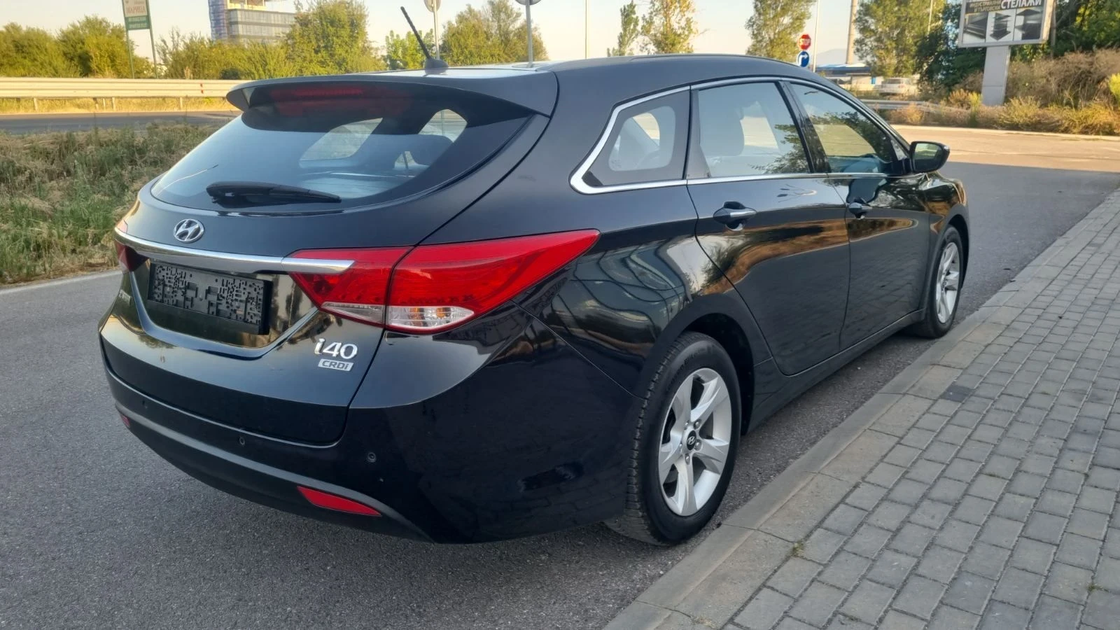 Hyundai I40 1.7CRDI Keyless.Топ състояние, снимка 5 - Автомобили и джипове - 56253648