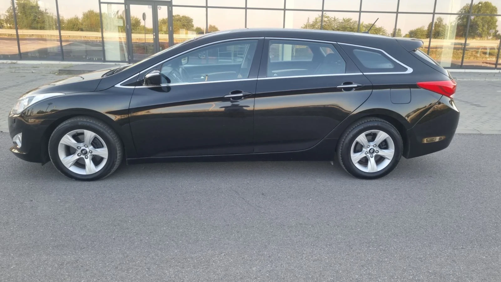 Hyundai I40 1.7CRDI Keyless.Топ състояние, снимка 7 - Автомобили и джипове - 56253648