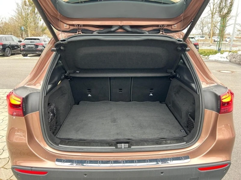 Mercedes-Benz GLA 200 KEYLESS* CARPLAY* CARMERA* , снимка 5 - Автомобили и джипове - 51093280