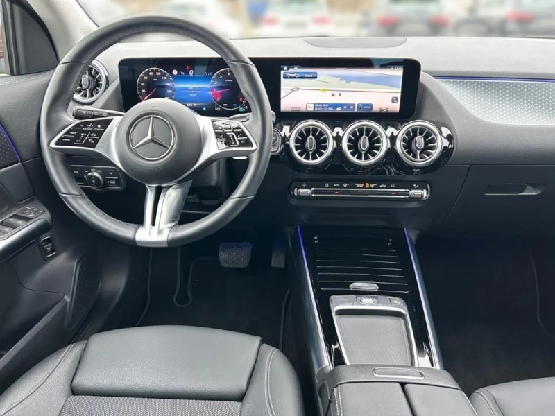 Mercedes-Benz GLA 200 KEYLESS* CARPLAY* CARMERA* , снимка 9 - Автомобили и джипове - 51093280