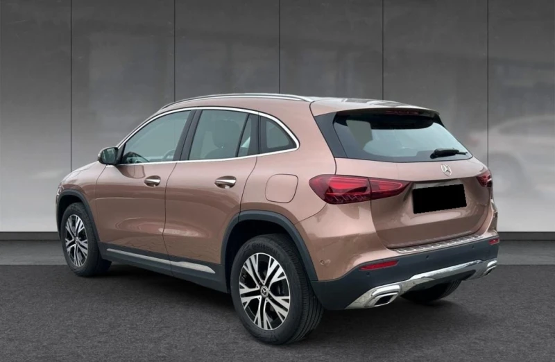 Mercedes-Benz GLA 200 KEYLESS* CARPLAY* CARMERA* , снимка 4 - Автомобили и джипове - 51093280