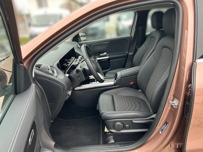 Mercedes-Benz GLA 200 KEYLESS* CARPLAY* CARMERA* , снимка 8 - Автомобили и джипове - 51093280