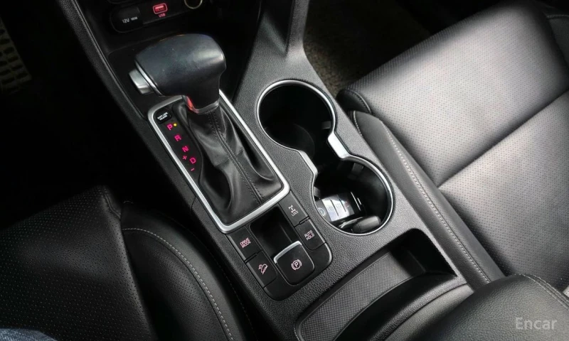 Kia Sportage, снимка 9 - Автомобили и джипове - 53233384