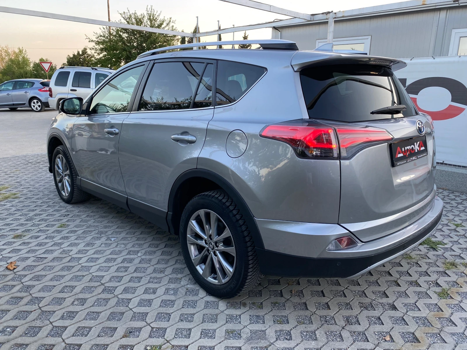 Toyota Rav4 2.5Hybrid-155кс= 4х4= ДИСТРОНИК= 147х.км= ГАРАНЦИЯ - изображение 5