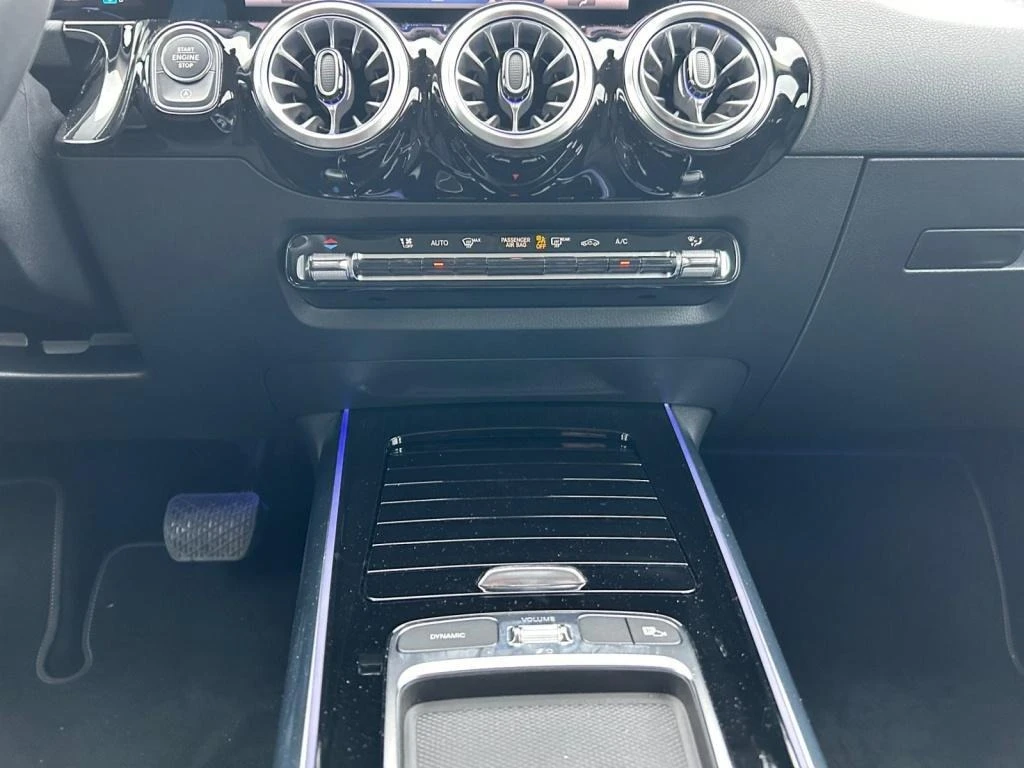 Mercedes-Benz GLA 200 KEYLESS* CARPLAY* CARMERA*  | Mobile.bg   11