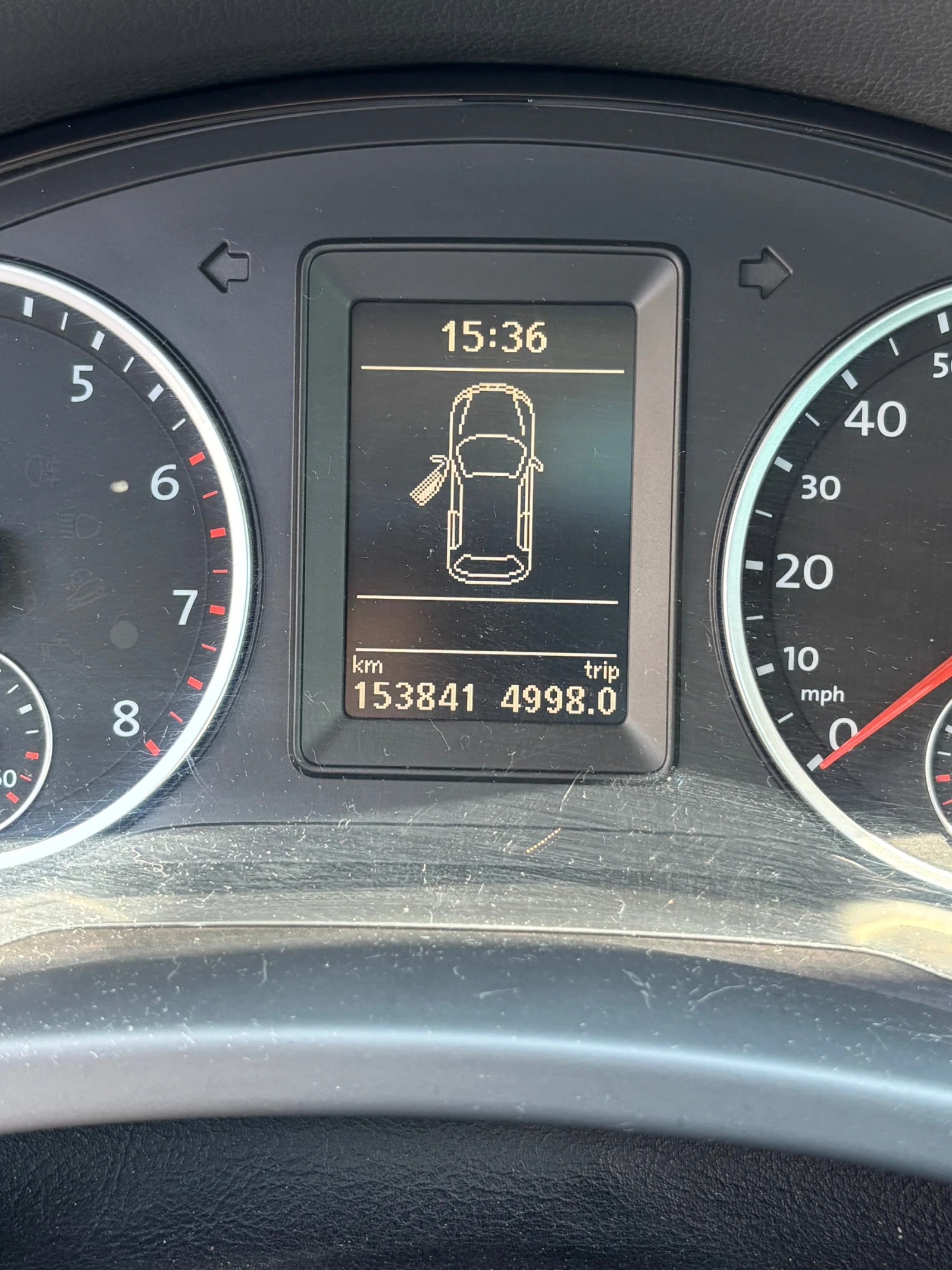 VW Tiguan 2.0 T, снимка 9 - Автомобили и джипове - 55008252