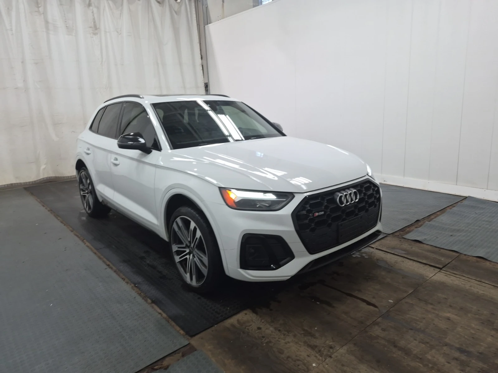 Audi SQ5 3.0 Tfsi Quattro Progressiv, снимка 2 - Автомобили и джипове - 56442738