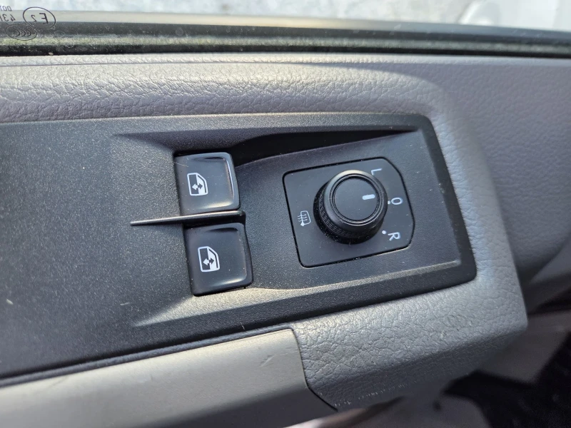 VW Crafter 2.0 TDI, DSG, Климатик, Нави, снимка 12 - Бусове и автобуси - 52944511