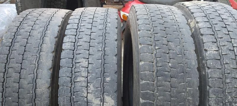 Гуми Летни 315/80R22.5, снимка 1 - Гуми и джанти - 32572998