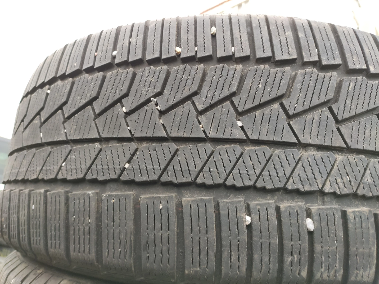 Гуми Зимни 265/45R21, снимка 4 - Гуми и джанти - 54000931