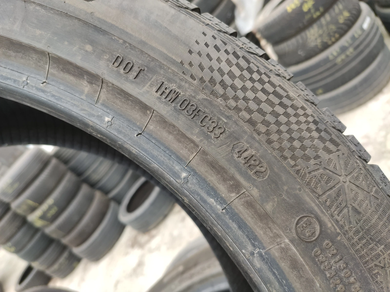Гуми Зимни 265/45R21, снимка 7 - Гуми и джанти - 54000931