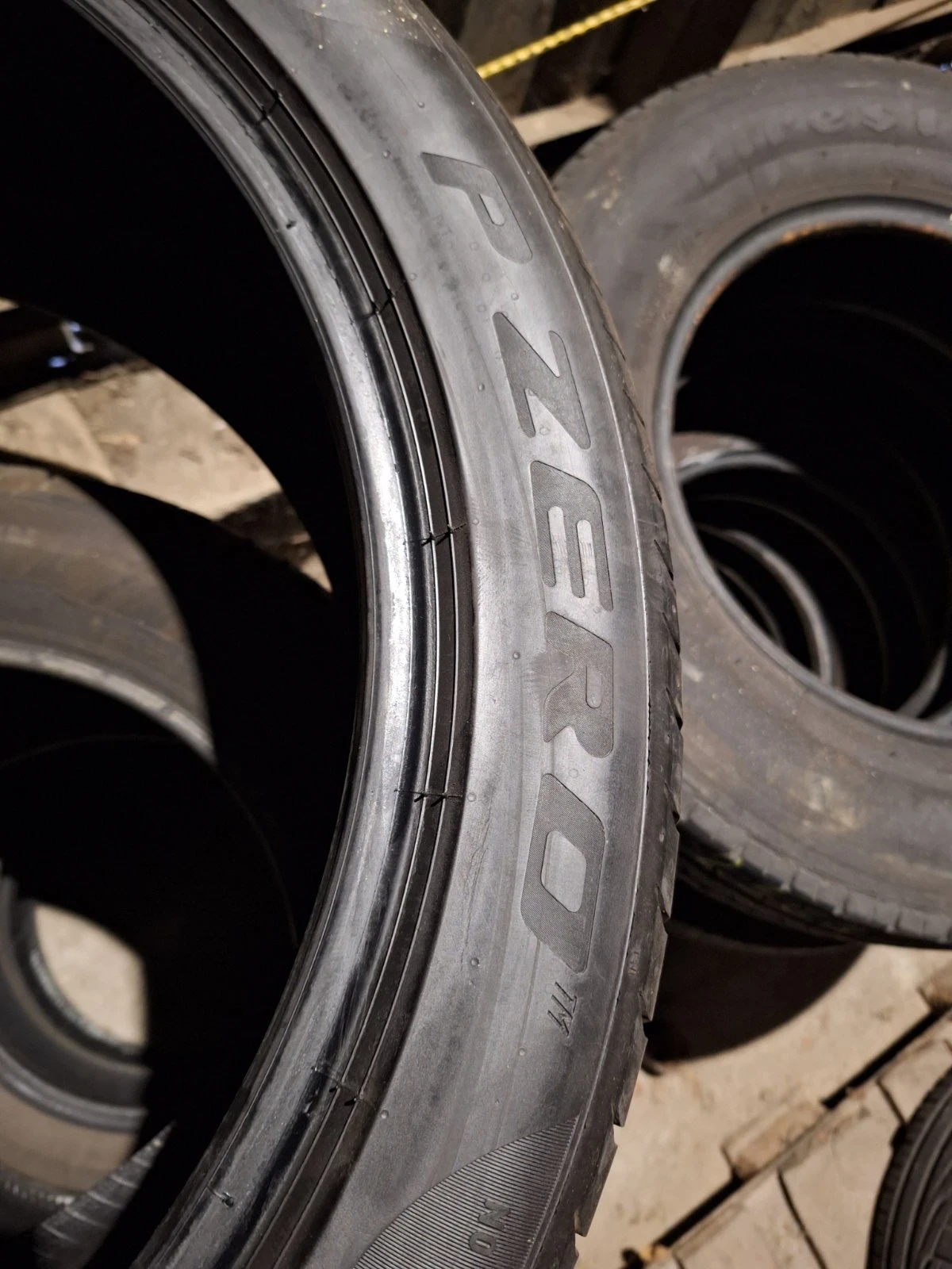 Гуми Летни 315/35R21, снимка 7 - Гуми и джанти - 54441583