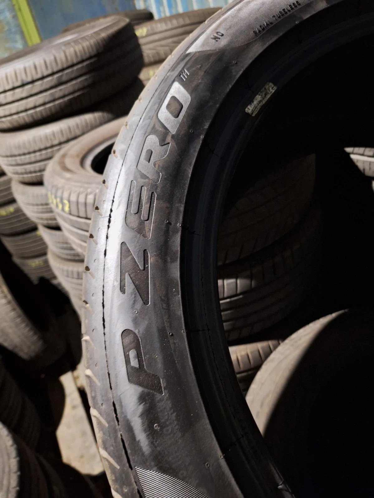 Гуми Летни 315/35R21, снимка 3 - Гуми и джанти - 54441583