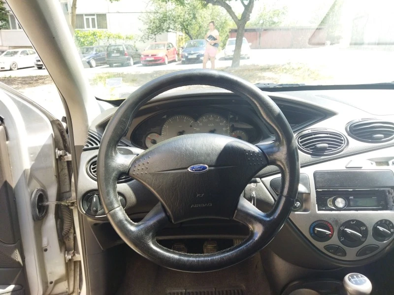 Ford Focus 1.8 TDDI 90 к.с., снимка 8 - Автомобили и джипове - 46529505