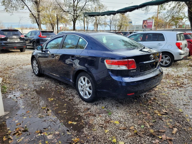 Toyota Avensis 2.2 D-4D, снимка 4 - Автомобили и джипове - 48053304