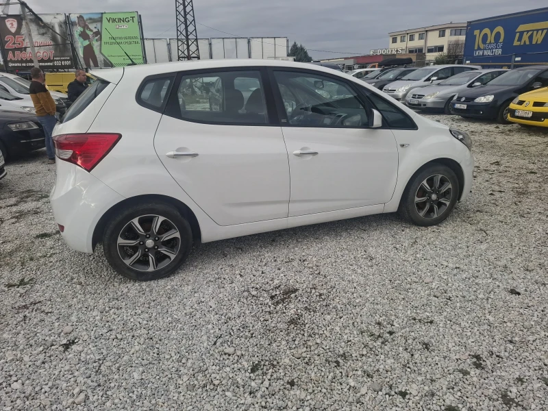 Hyundai Ix20, снимка 6 - Автомобили и джипове - 52811387