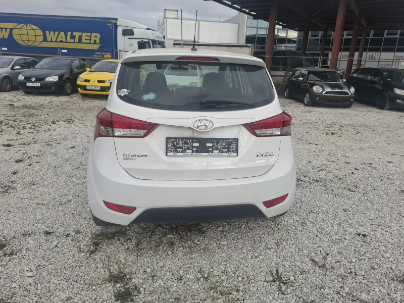 Hyundai Ix20, снимка 4 - Автомобили и джипове - 52811387